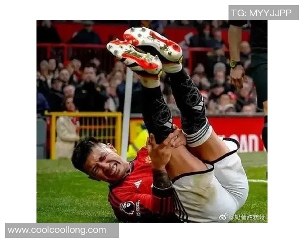 足球明星小腿骨折事件引发热议球迷纷纷关注伤情恢复情况